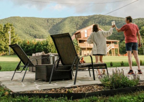 Sunlight House Enjoy Serenity and Amazing Views Sleeps 6